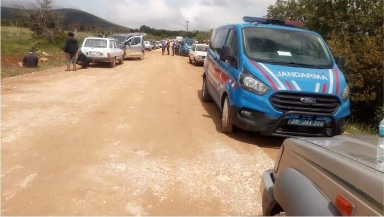 Kayıp Kadın Aranıyor. Eşiyle birlikte ormanlık alanda mantar ararken kaybolan yaşlı kadın, dağ taş aranıyor. Su birikintilerinin dahil tahliye edildiği alanda, çok sayıda ekip kadının bulunması için seferber oldu.