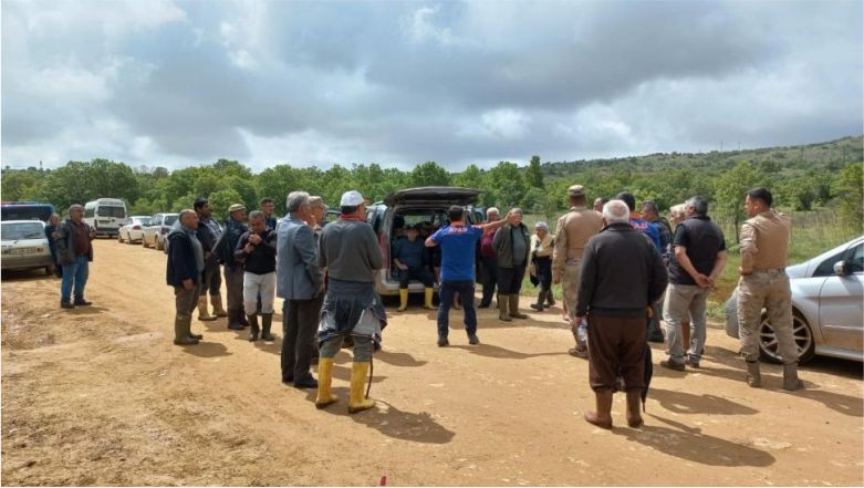 Kayıp Kadın Aranıyor. Eşiyle birlikte ormanlık alanda mantar ararken kaybolan yaşlı kadın, dağ taş aranıyor. Su birikintilerinin dahil tahliye edildiği alanda, çok sayıda ekip kadının bulunması için seferber oldu.