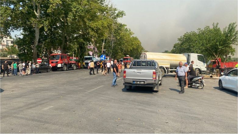 Çanakkale’de Orman Yangını Nedeniyle 6 Köy Boşaltılıyor