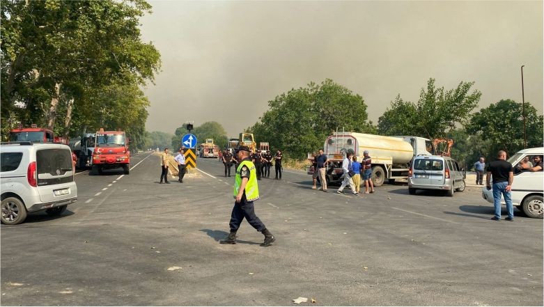 Çanakkale’de Orman Yangını Nedeniyle 6 Köy Boşaltılıyor