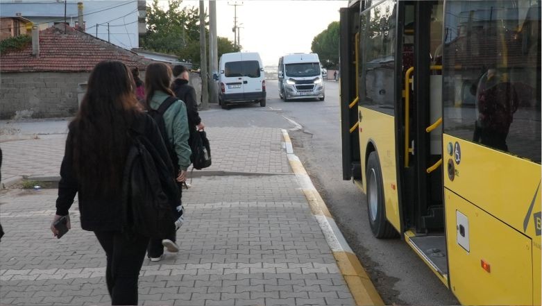 Büyükşehir’in ulaşım desteği aileleri sevindirdi