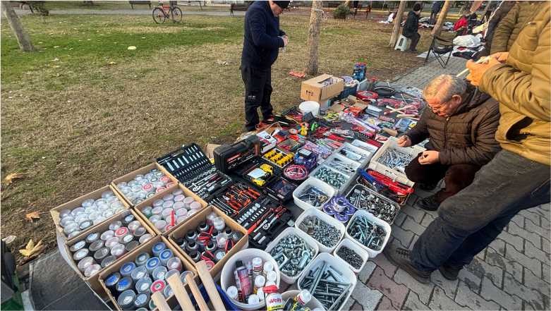 Balıkesir'in Hayalet Pazarı, Sadece Sabahları Görünüyor
