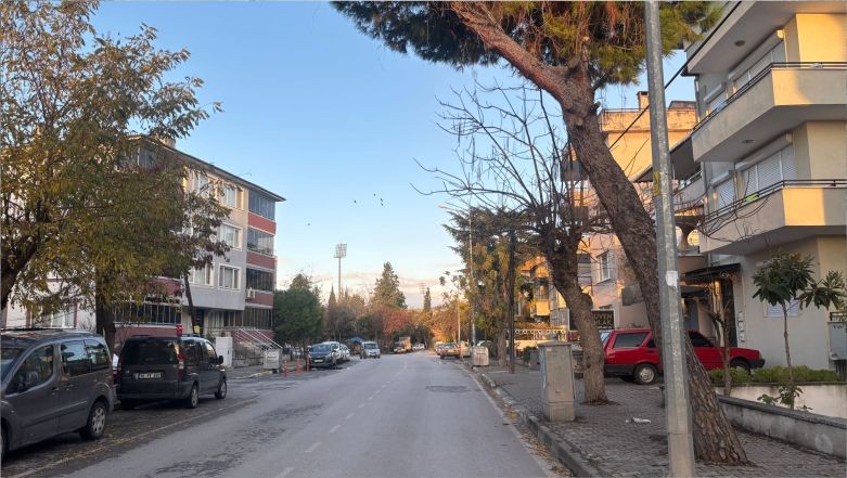 Balıkesir'in Çarşısı Sessizliğe Büründü