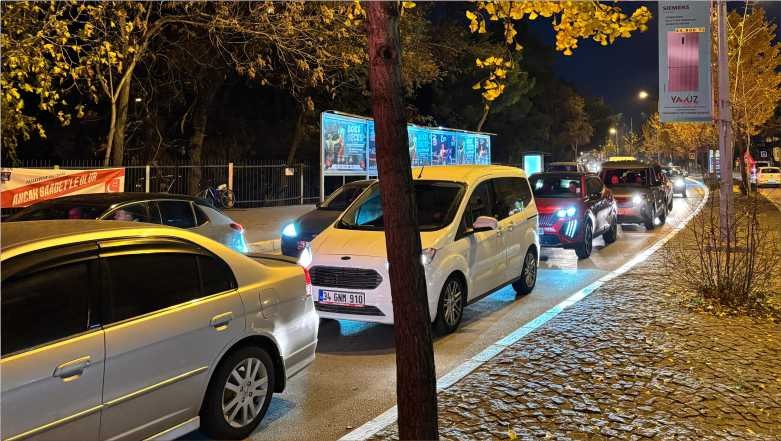 Balıkesir’de Cumartesi Günü Akşam Trafiği Yoğunluğu Artıyor