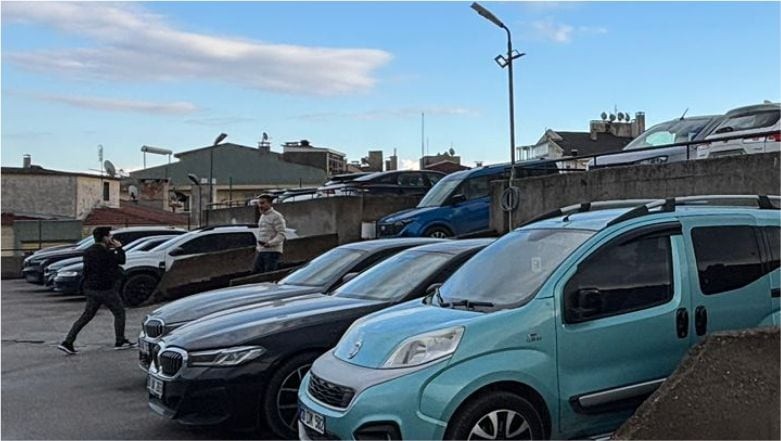 Hafta Içi Merkez'de Otopark Sorunu