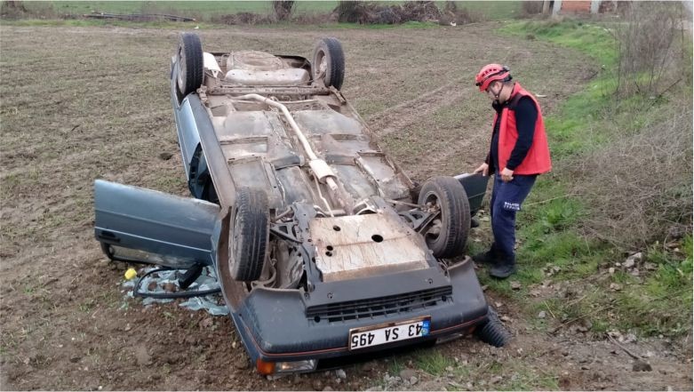 İVRİNDİ YOLUNDA ARAÇ TAKLA ATTI