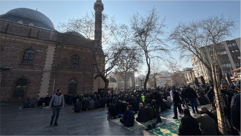 Cuma En Kalabalık Nerede Kılınıyor Cuma En Kalabalık Nerede Kılınıyor