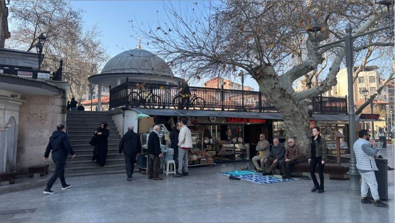 Cuma En Kalabalık Nerede Kılınıyor