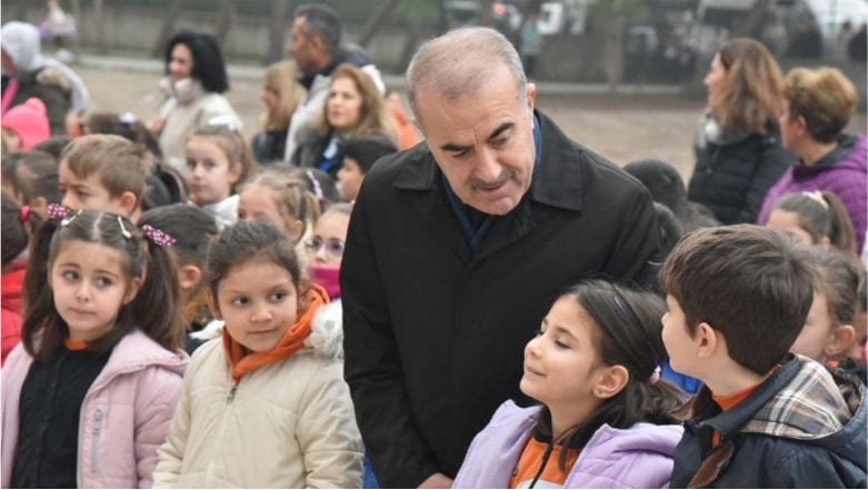 İl Milli Eğitim Müdürü Murat Demir öğrencilerle birlikte