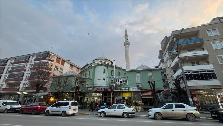 Balıkesir Camileri ile şaşırtmaya Devam Ediyor 2. katta camii!