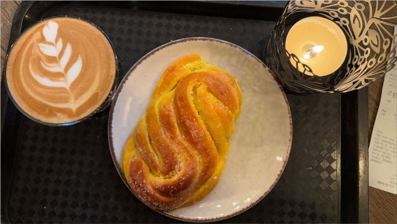 Safranlı Çörek ve Kahve Uyumu