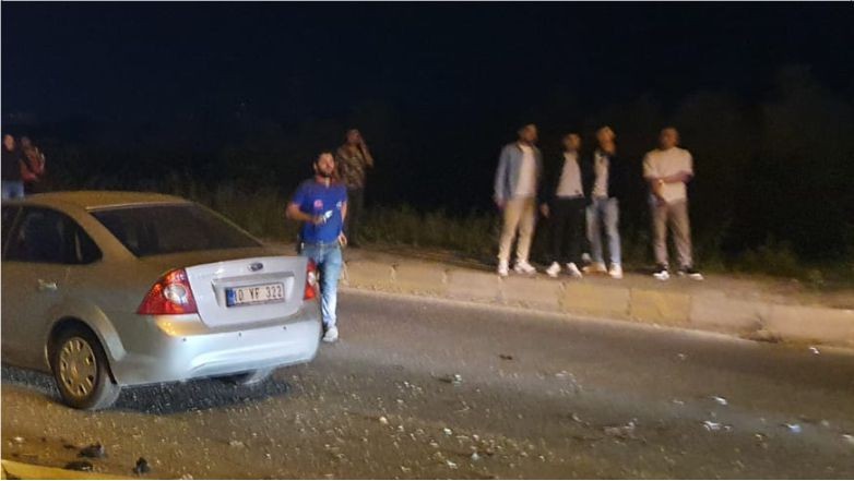 Kazanın ardından olay yerine sağlık ekipleri ve polis sevk edildi.