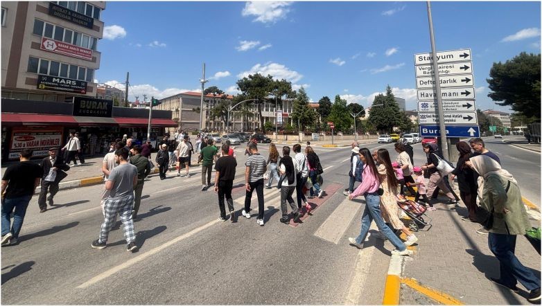 Cumartesi Günü Balıkesir Sokakları Doldu Taştı