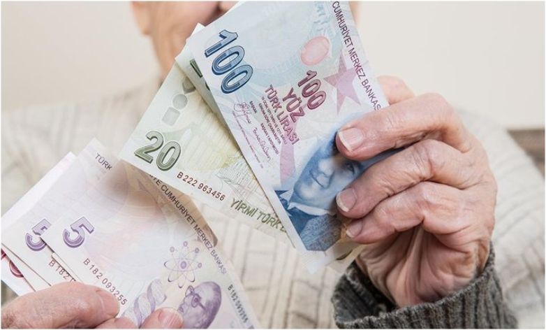 Emeklilere Yılbaşı İkramiyesi Verilecek Mi?