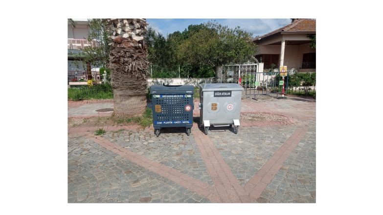 '' Sıfır Atık '' Projesi Erdek'te Balıkesir'in Erdek İlçesi'ne ''Sıfır Atık'' Projesi kapsamında mobil atık getirme merkezi kurulumu oldu.