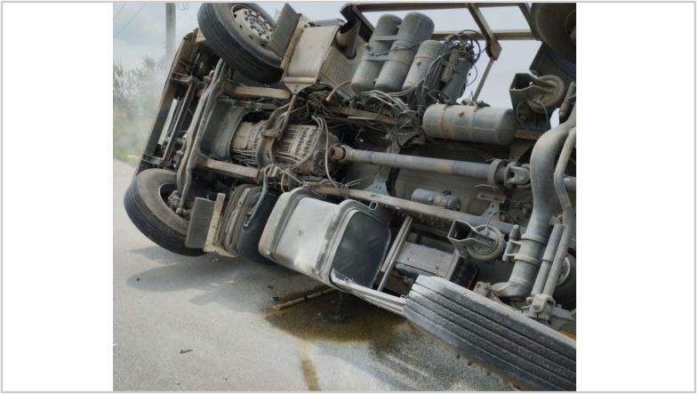 Devrilen tanker şarampole uçtu. Balıkesir'in Bandırma ilçesinde kimyevi madde yüklü tanker kaza yaptı. Ayrıca ekipler kazada 1 kişinin yara aldığını söyledi.