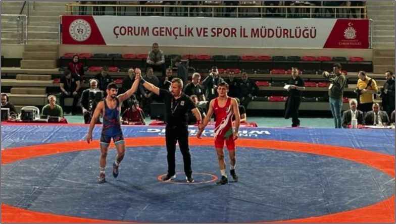 Balıkesir Üniversiteli Güreşçiler Ulusal Arenada Parlıyor