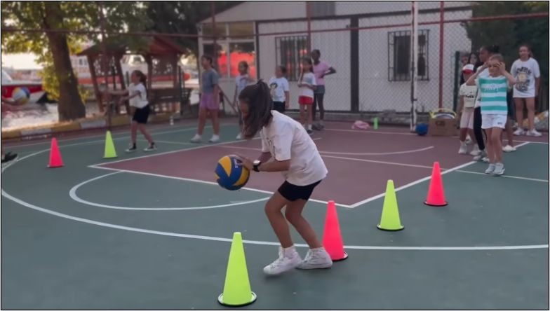 Balıkesir'de Çocukların Favorisi Voleybol Oldu
