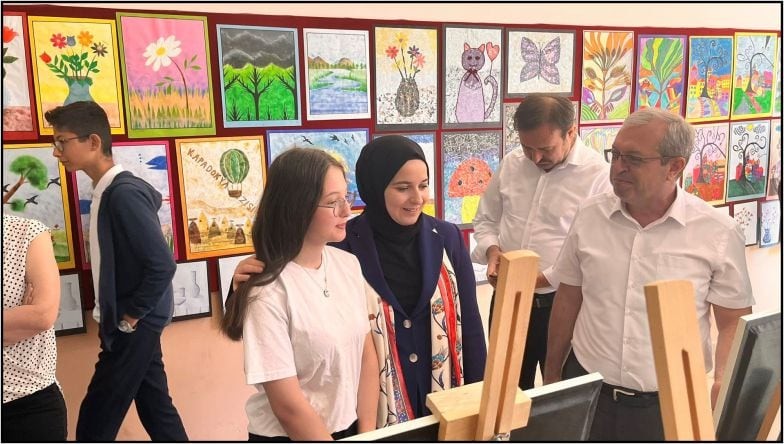  Sındırgı’da Renklerin Büyüsü Sanatla Buluştu 
