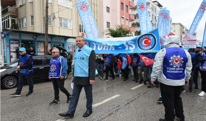 Bu Ses Emekçinin! Balıkesir’de 1 Mayıs Yağmura Rağmen Yükseldi