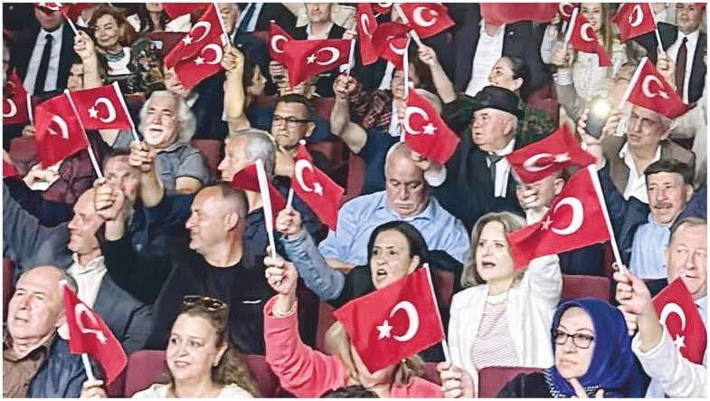 Ahmet Akın Balıkesir’de Coşkuyla 1. Yılını Kutladı