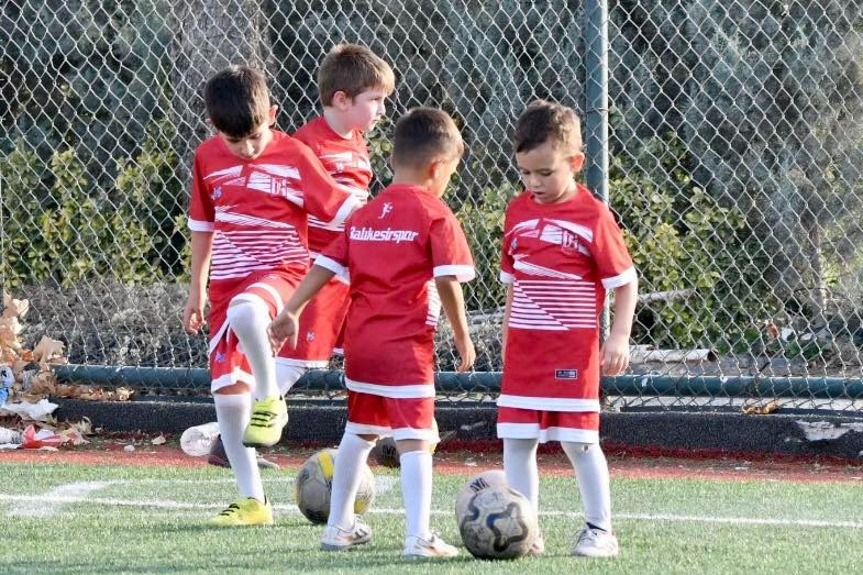 Balıkesirspor Futbol Akademisi’nde Minik Yetenekler Sahada!