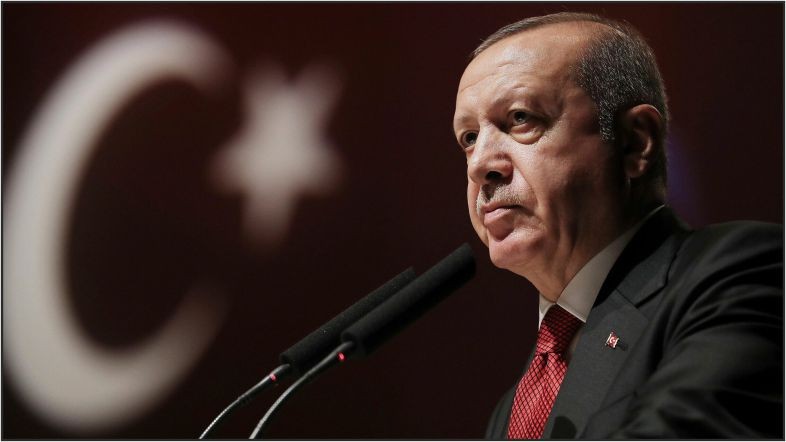 Cumhurbaşkanı Açıkladı! Gençlere Telefon ve Bilgisayar...