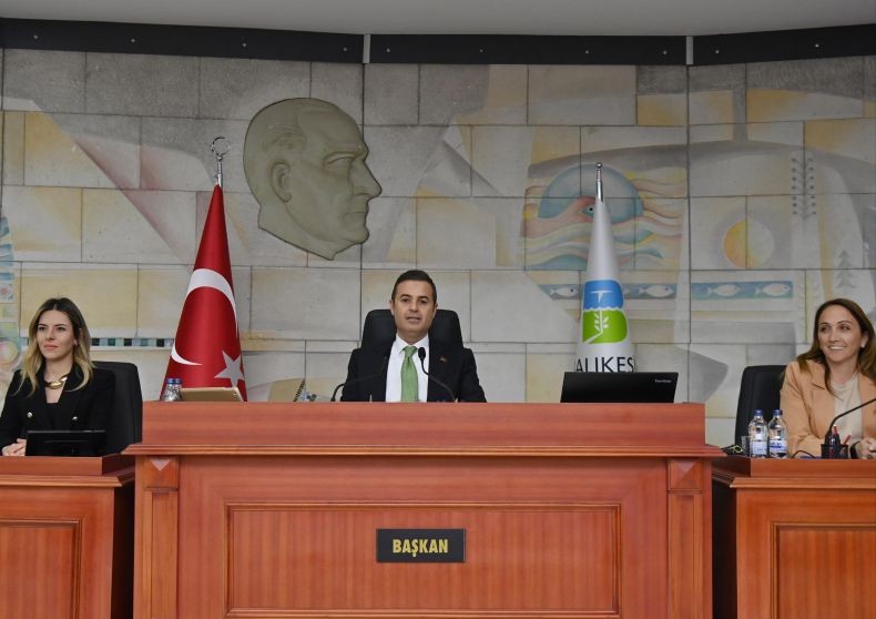 Ahmet Akın 2 İsmi Kadrosuna Kattı Ahmet Akın 2 İsmi Kadrosuna Kattı