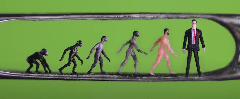 İngiliz sanatçı Willard Wigan,