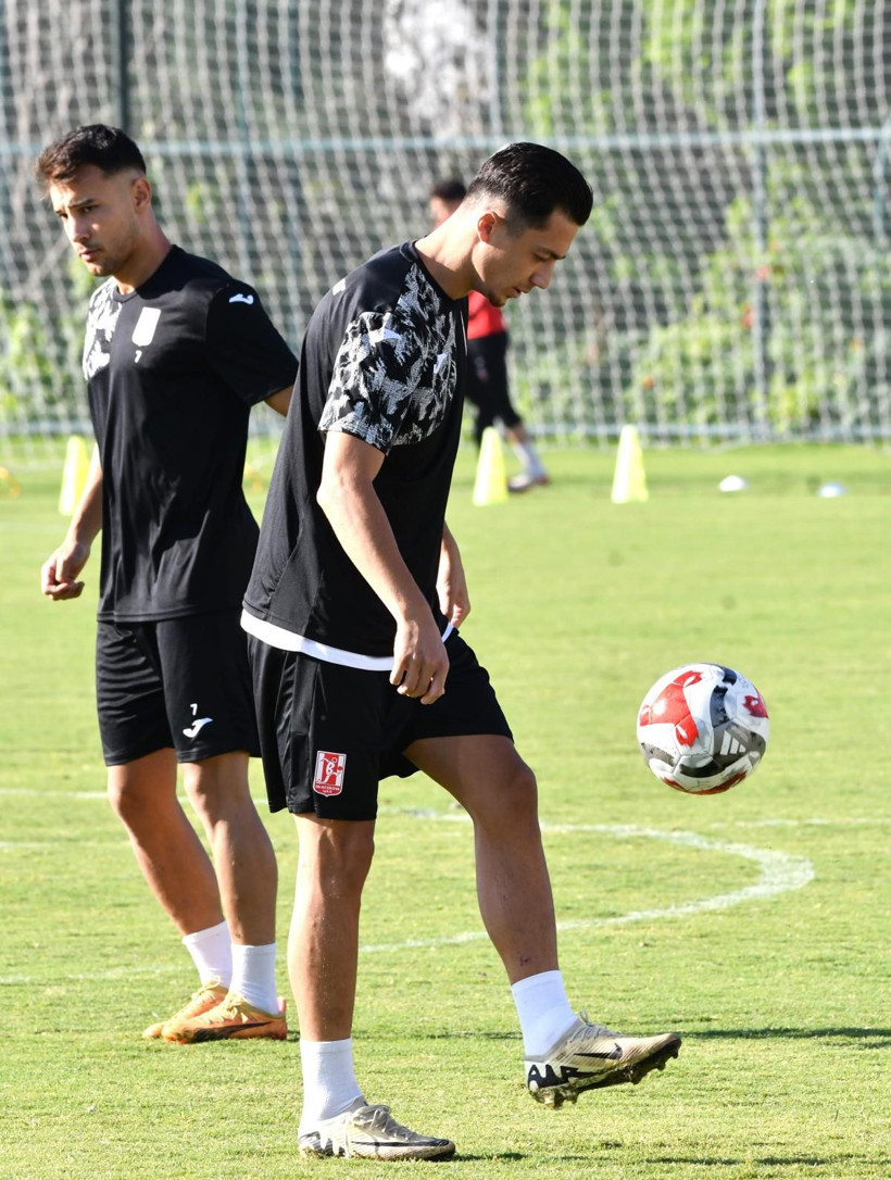 Balıkesirspor’da Kamp Heyecanı: Afyon’da İlk Antrenman Başladı - Resim: 1
