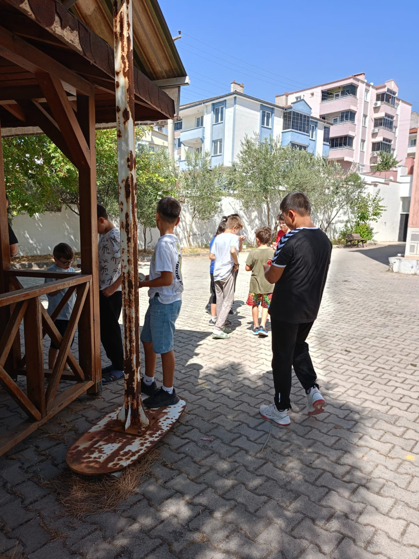 Toygar Mahallesi’nde Yaz Boyu Çocuklara İkram Geleneği