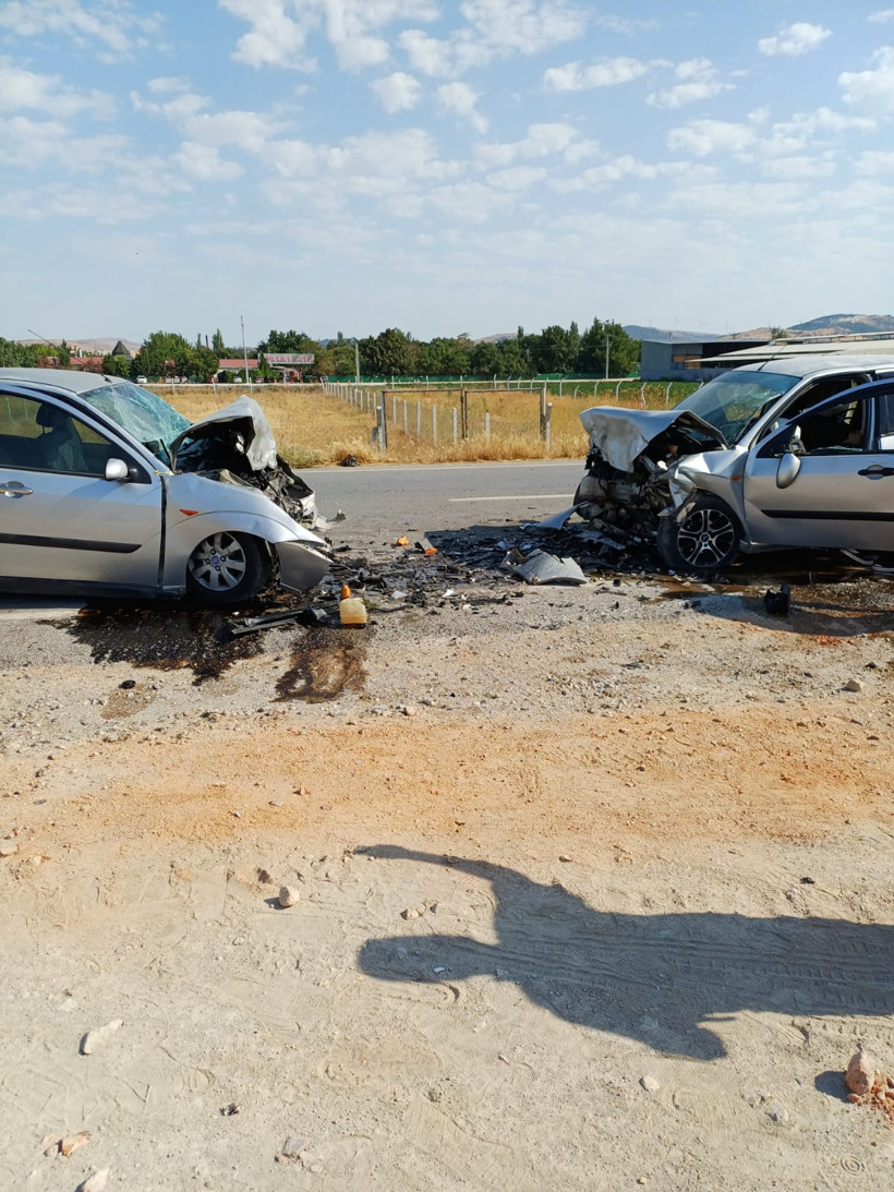 Balıkesir Karamanköy Yolunda Feci Kaza: 1 Ölü, 1 Yaralı