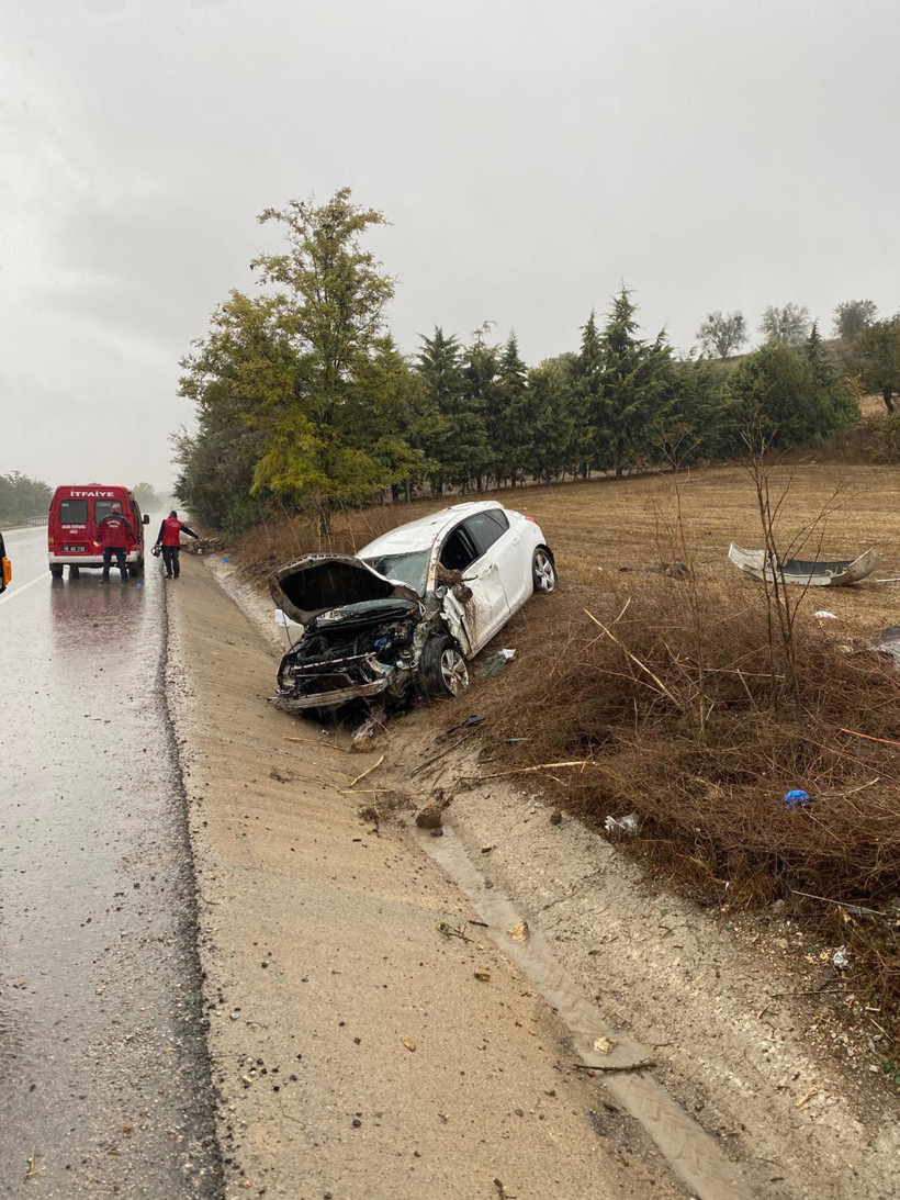 Bigadiç Yolunda Yağışlı Havada Feci Kaza!