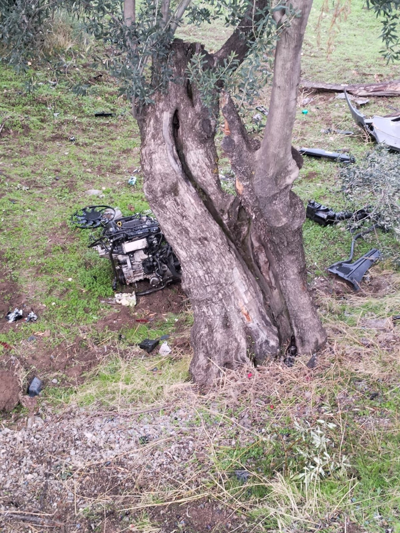 Balıkesir’de Tek Taraflı Kaza: 2 Kişi Yaralandı! - Resim: 2
