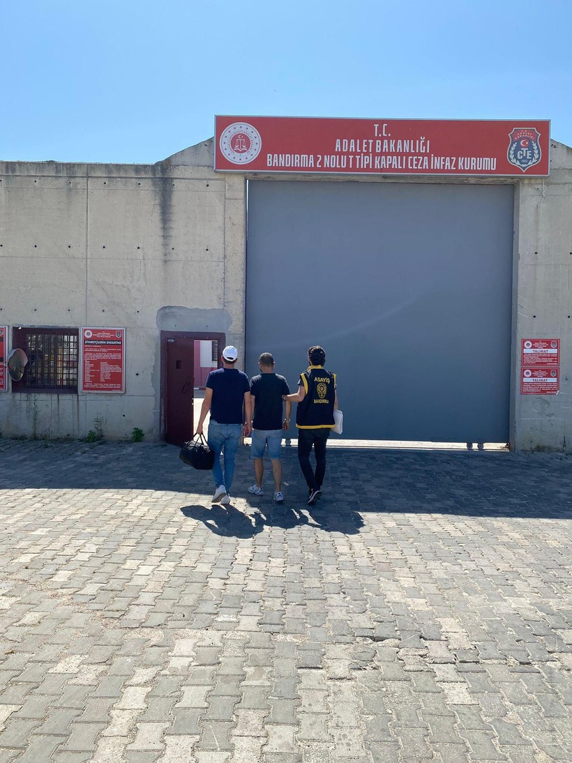 Balıkesir'de Aranan 46 Şahıs Yakalandı 