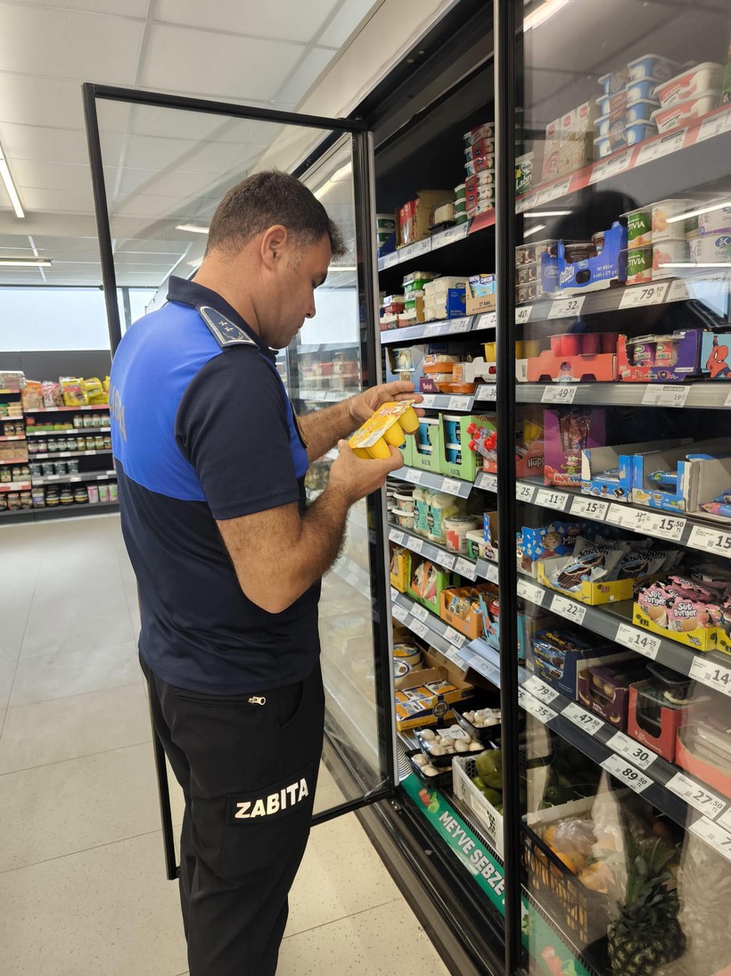  Gönen Belediyesi’nden Marketlere Sıkı Denetim