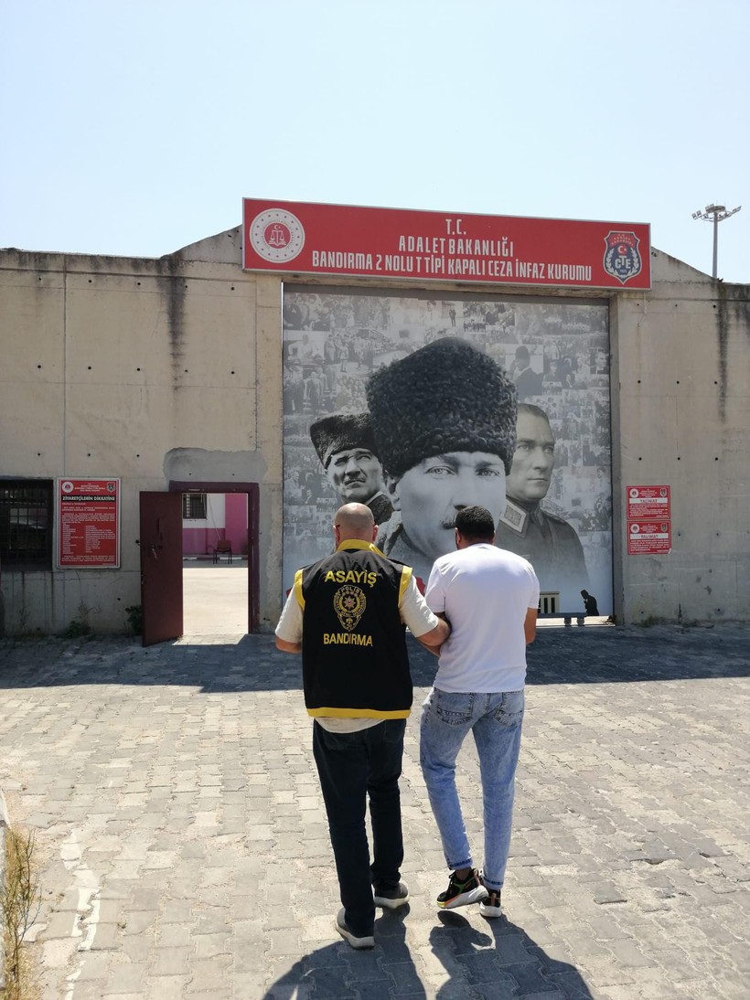 Balıkesir’de Aranan 42 Şahıs Eş Zamanlı Operasyonla Yakalandı