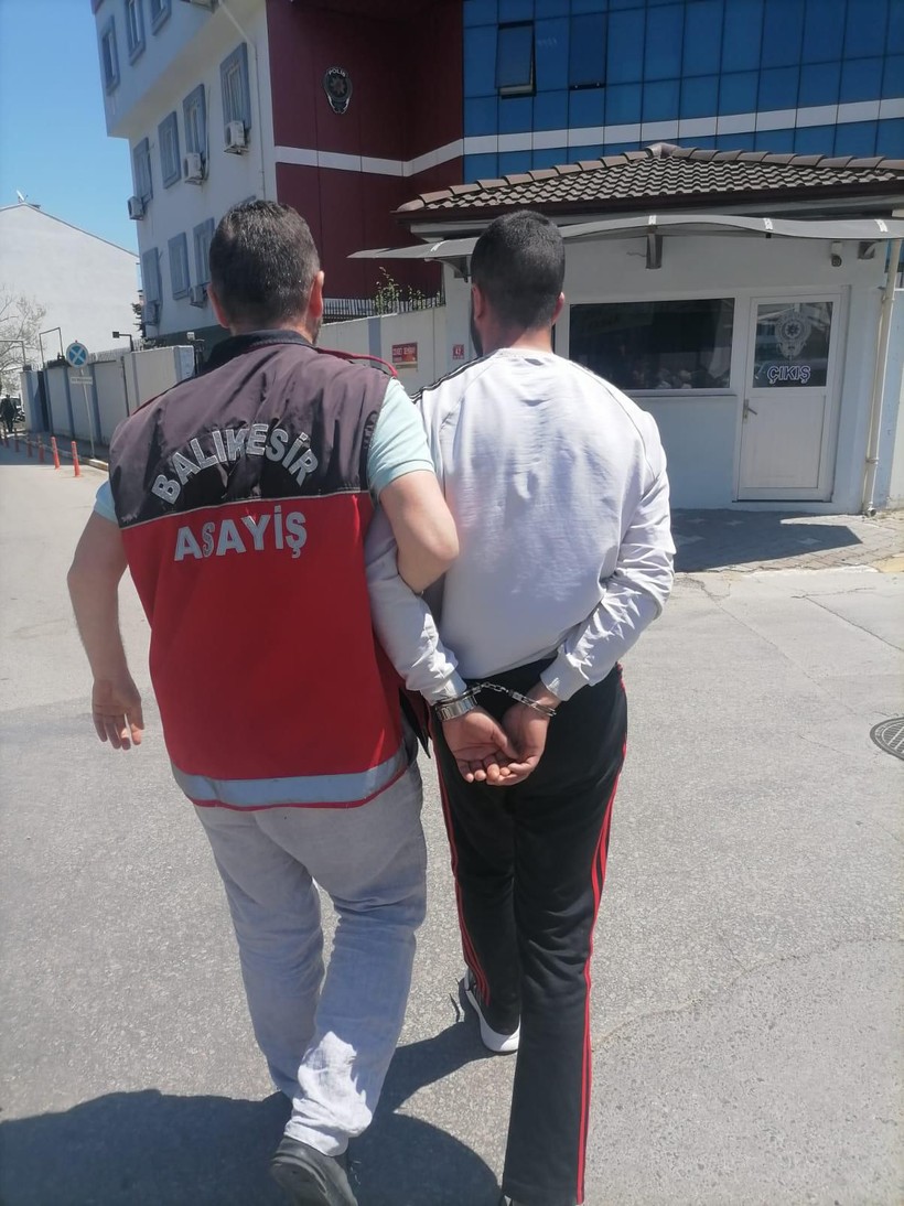 Balıkesir’de Aranan 42 Şahıs Eş Zamanlı Operasyonla Yakalandı