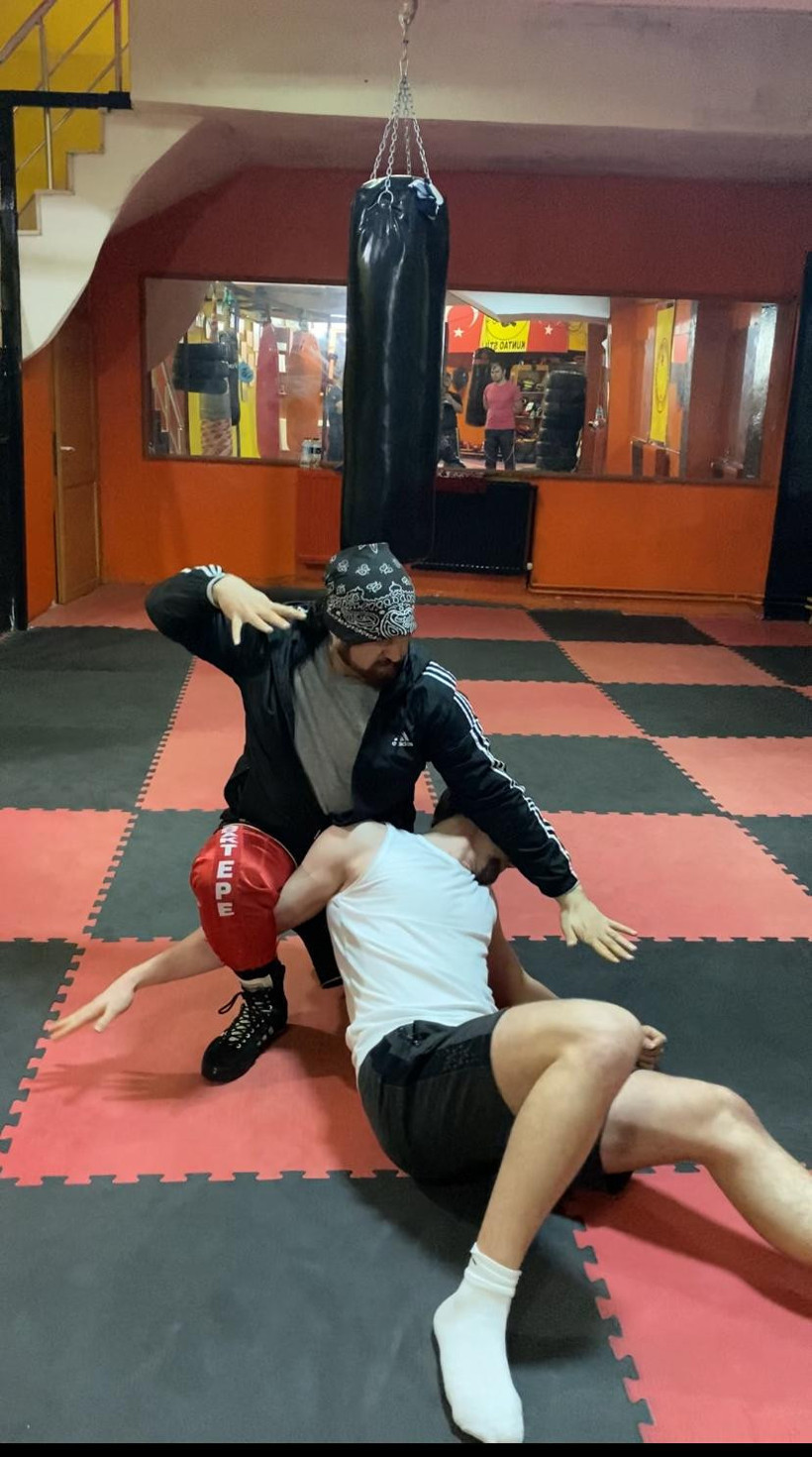 Bruce Lee'nin Gölgesinden Gelen Sır Balıkesir'de 