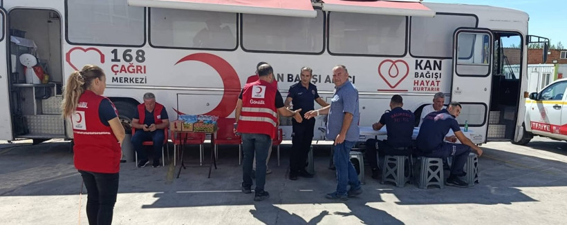 Edremit İtfaiye Ekiplerinden Kızılay’a Kan Bağışı Desteği