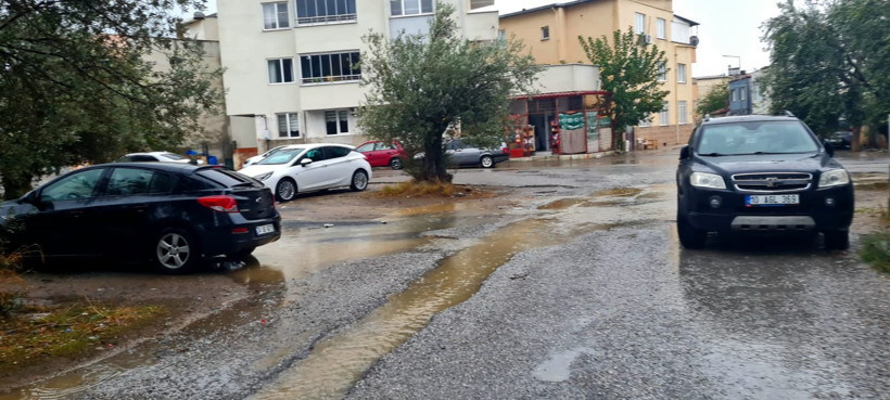Edremit Yağmurlara Teslim Oldu