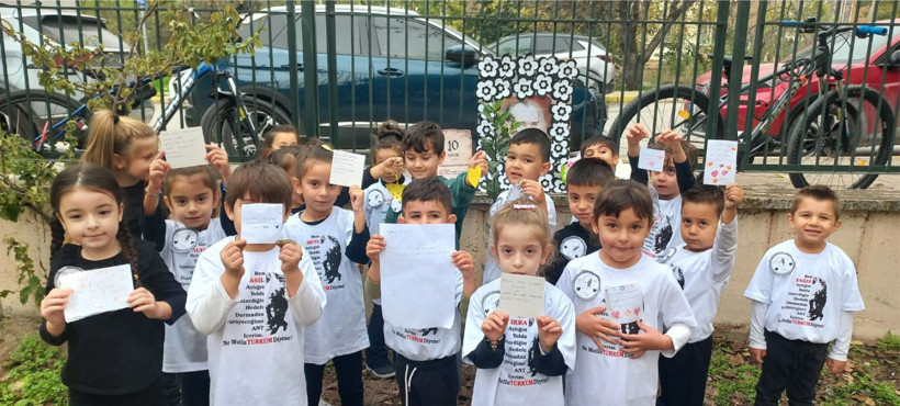 Balıkesir'de Çocuklar Atatürk İçin Fidan Dikti: Yeşil Vatan Yeşil Dünya Projesi