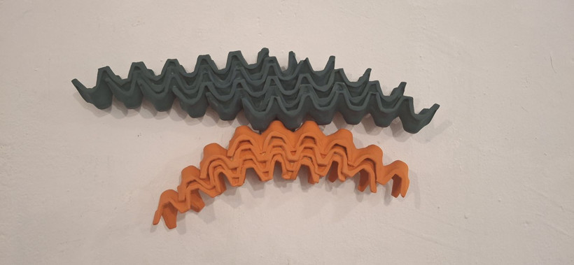 Kromatik Diyaloglar: Ayşe Canbolat’tan viyol ve kadın temalı seramik yolculuğu - Resim: 8