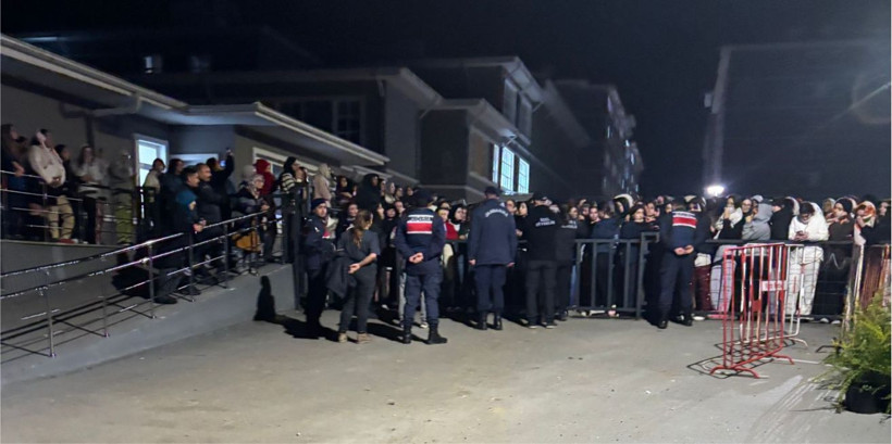 Balıkesir’de KYK Yurdu Karıştı: “Duş Alamıyoruz!” - Resim: 1