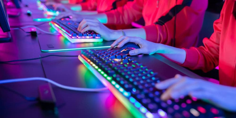 Balıkesir Büyükşehir Belediyesi e-spor ve robotik kodlama ile gençleri eğitmeye hazırlanıyor