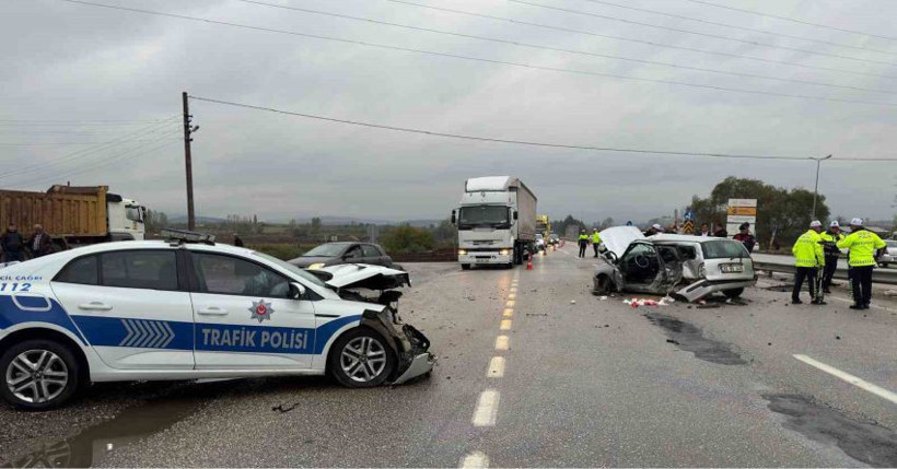 Balıkesir’de feci kaza Polis aracıyla çarpışan sürücü hayatını kaybetti