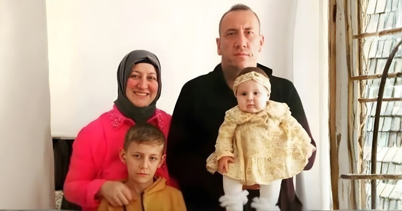 Şehit Emre Sayın’ın Balıkesir’deki evi Türk bayraklarıyla donatıldı - 1. resim