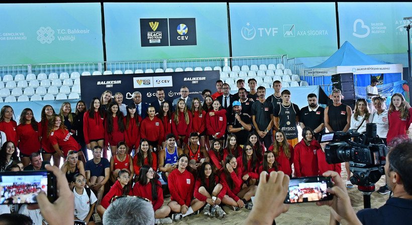 Ayvalık Sarımsaklı'da Plaj Voleybolu Dünya Turu Başladı - 1. resim
