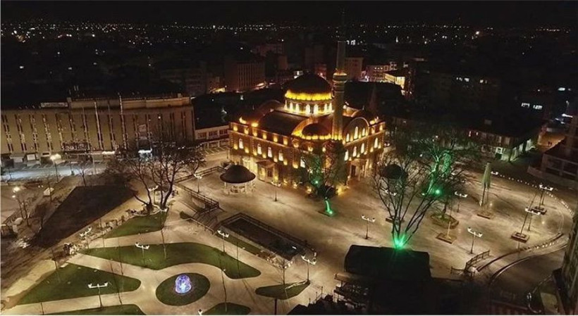 Akın Masaya Elini Vurdu: “Burası Zağnospaşa Meydanı”