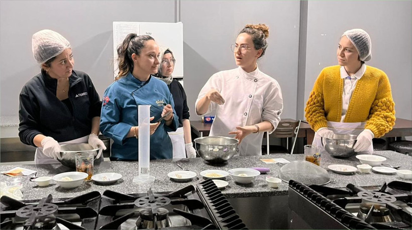 Gastronomi Akademisi'nden "Karanfilli Bayram Ekmeği" Eğitimi